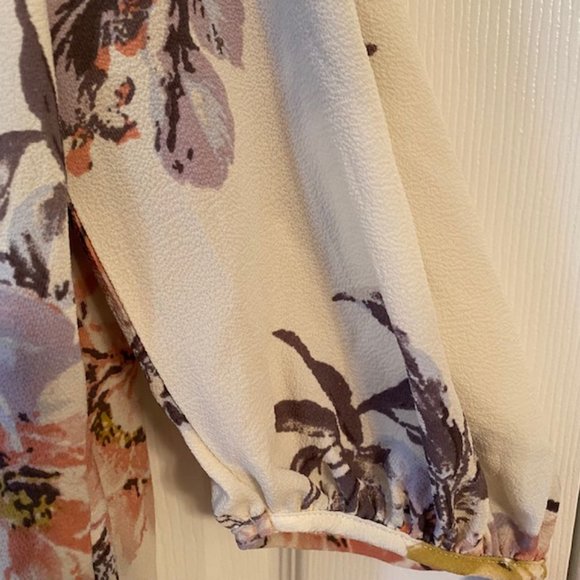 Floral and Lace Cold Shoulder Blouse - Picture 4 of 6